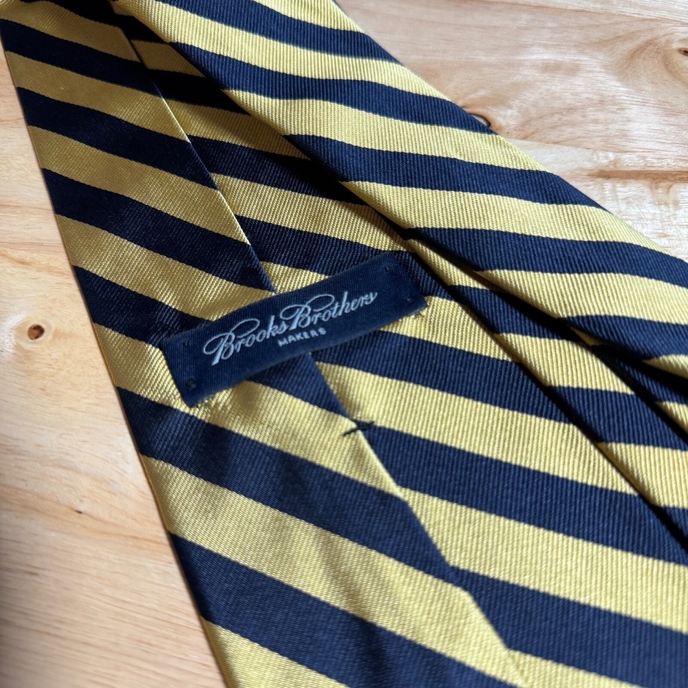 Brooks Brothers Makers Silk Neck Tie Mens Striped Gold Blue USA Old Money Vtg